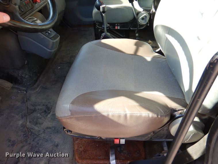 image for item DM1361 2006 International WorkStar 7400  dump truck