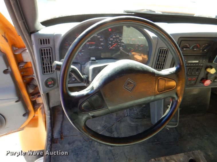 image for item DM1361 2006 International WorkStar 7400  dump truck