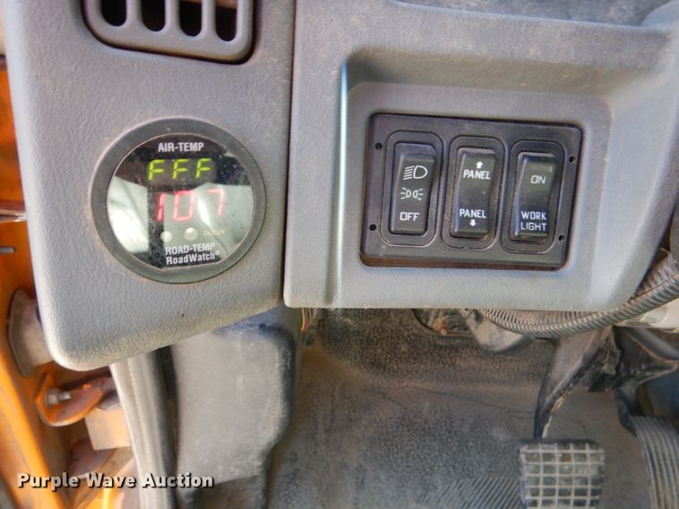 image for item DM1361 2006 International WorkStar 7400  dump truck