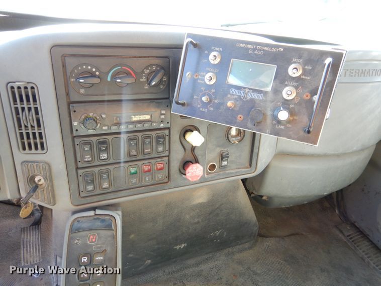 image for item DM1361 2006 International WorkStar 7400  dump truck