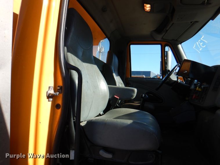 image for item DM1361 2006 International WorkStar 7400  dump truck