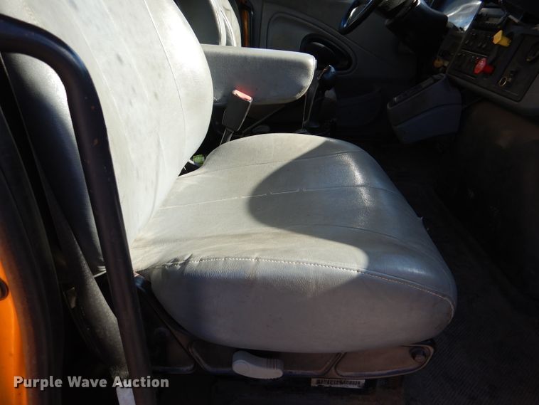 image for item DM1361 2006 International WorkStar 7400  dump truck