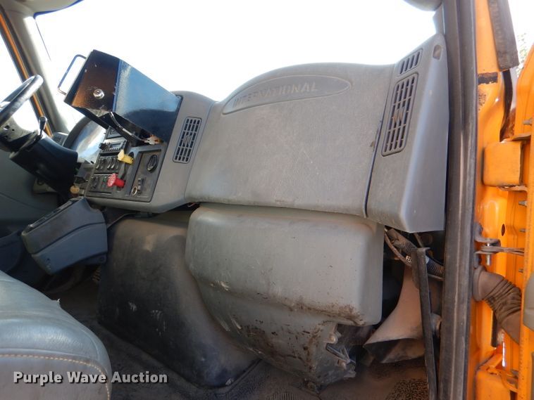 image for item DM1361 2006 International WorkStar 7400  dump truck