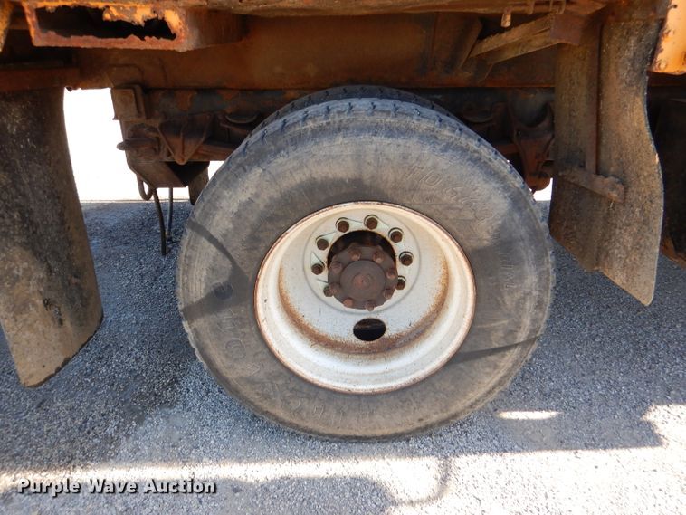 image for item DM1361 2006 International WorkStar 7400  dump truck