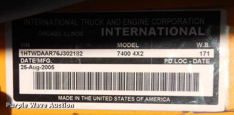 image for item DM1361 2006 International WorkStar 7400  dump truck
