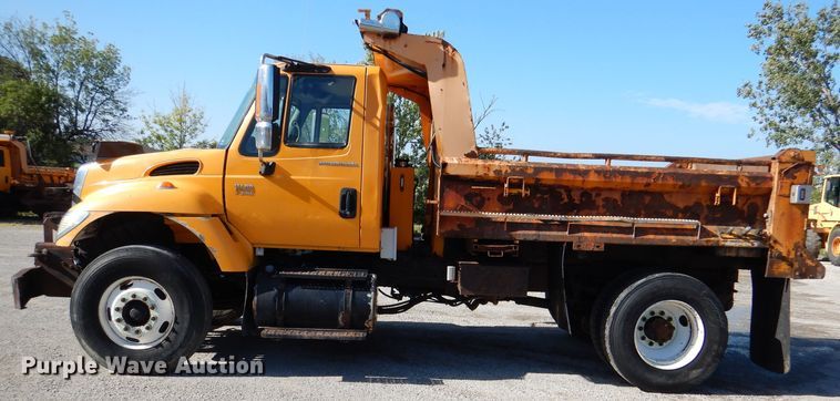 image for item DM1362 2004 International WorkStar 7400  dump truck
