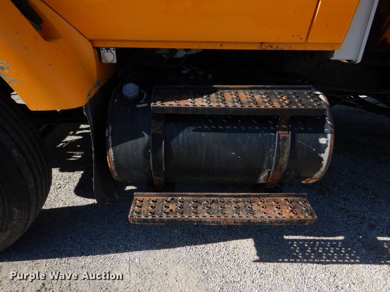 image for item DM1362 2004 International WorkStar 7400  dump truck