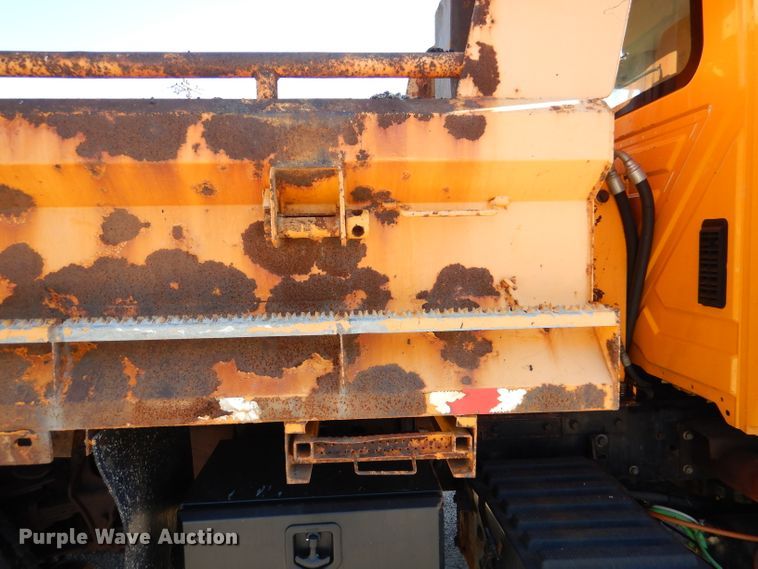 image for item DM1362 2004 International WorkStar 7400  dump truck