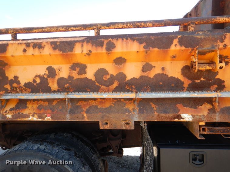image for item DM1362 2004 International WorkStar 7400  dump truck