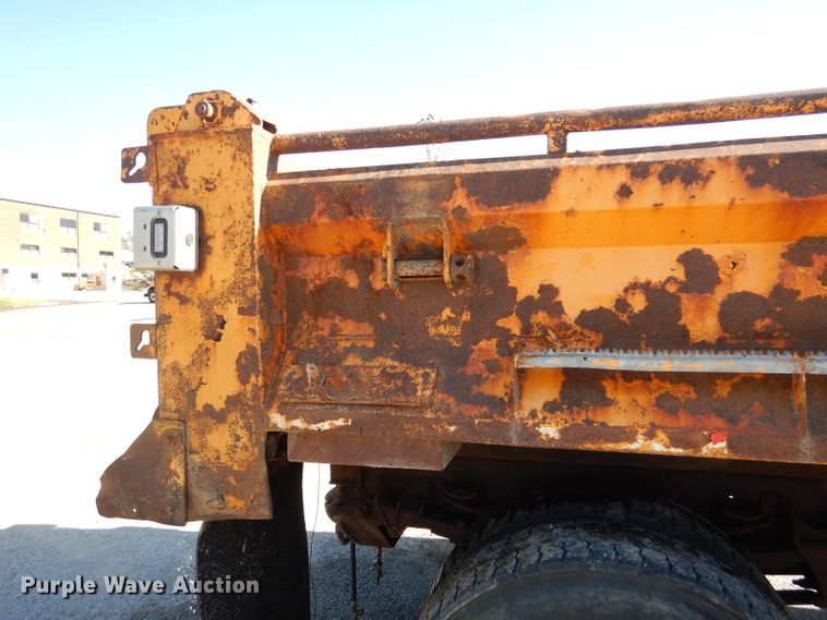 image for item DM1362 2004 International WorkStar 7400  dump truck