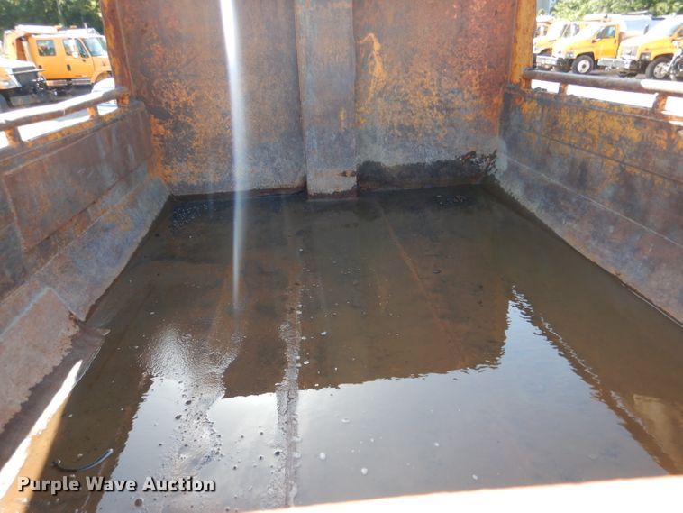 image for item DM1362 2004 International WorkStar 7400  dump truck