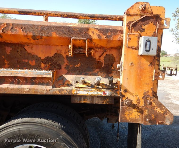 image for item DM1362 2004 International WorkStar 7400  dump truck