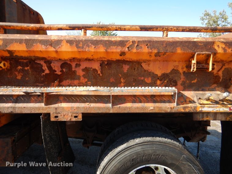 image for item DM1362 2004 International WorkStar 7400  dump truck