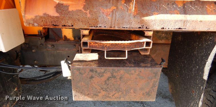 image for item DM1362 2004 International WorkStar 7400  dump truck