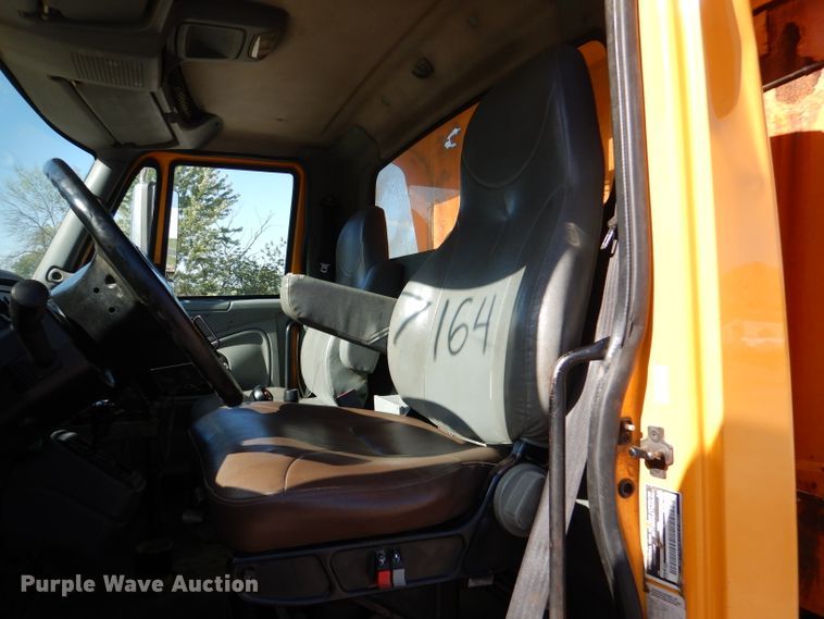 image for item DM1362 2004 International WorkStar 7400  dump truck