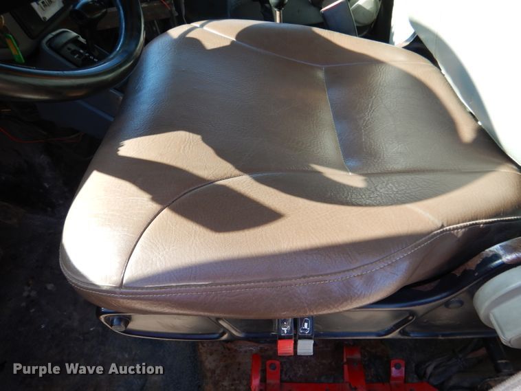 image for item DM1362 2004 International WorkStar 7400  dump truck