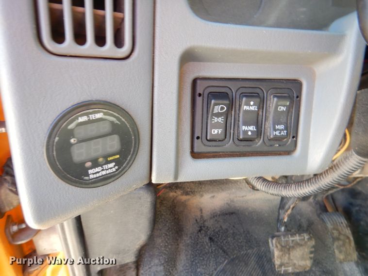 image for item DM1362 2004 International WorkStar 7400  dump truck