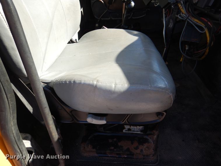 image for item DM1362 2004 International WorkStar 7400  dump truck