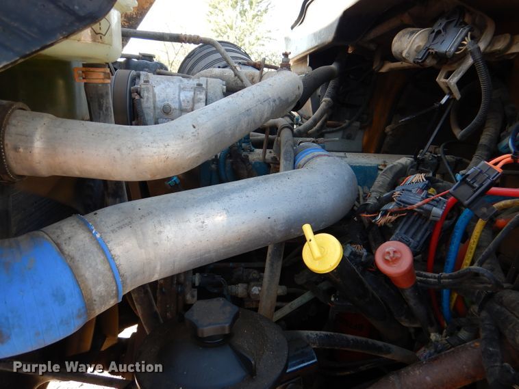 image for item DM1362 2004 International WorkStar 7400  dump truck