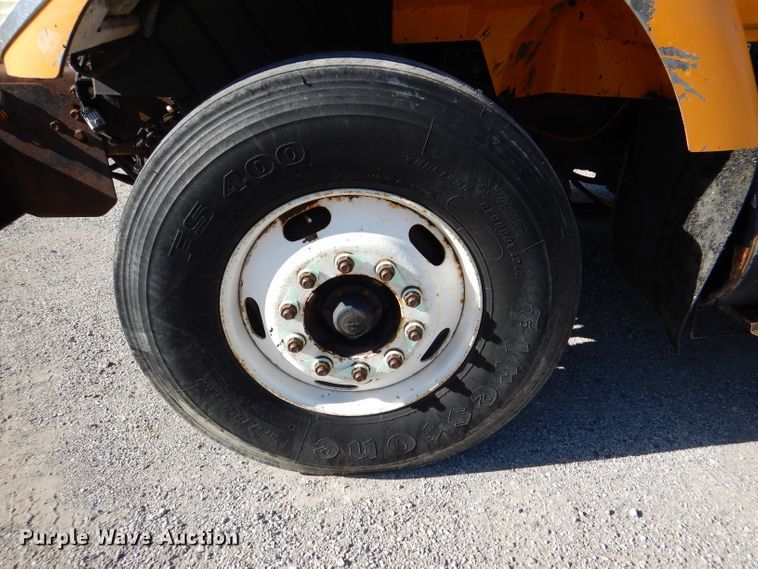 image for item DM1362 2004 International WorkStar 7400  dump truck