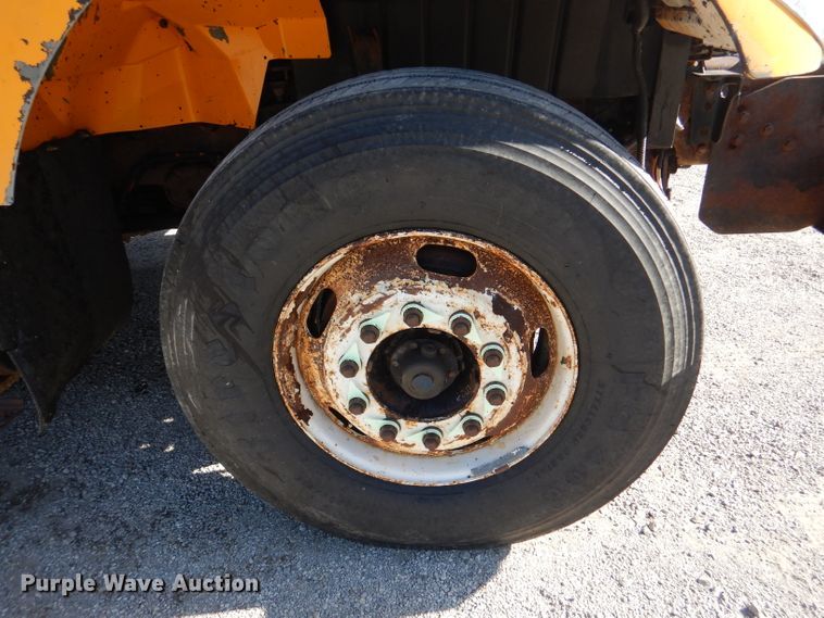 image for item DM1362 2004 International WorkStar 7400  dump truck