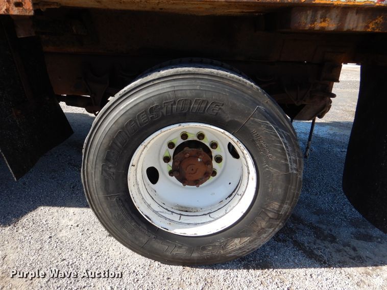 image for item DM1362 2004 International WorkStar 7400  dump truck