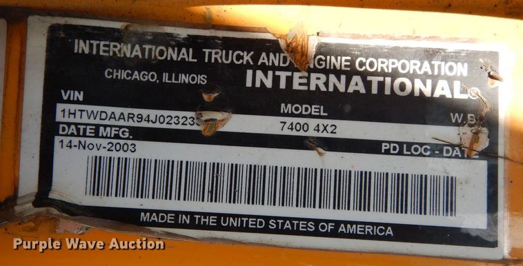 image for item DM1362 2004 International WorkStar 7400  dump truck