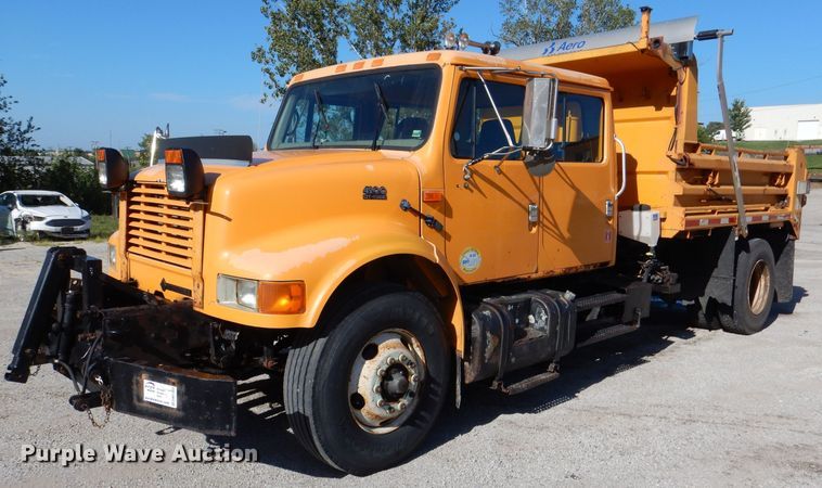image for item DM1363 2002 International 4900 Crew Cab dump truck