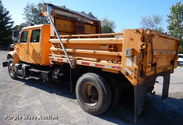 image for item DM1363 2002 International 4900 Crew Cab dump truck