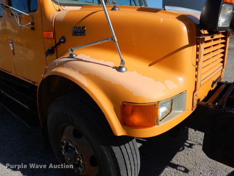 image for item DM1363 2002 International 4900 Crew Cab dump truck