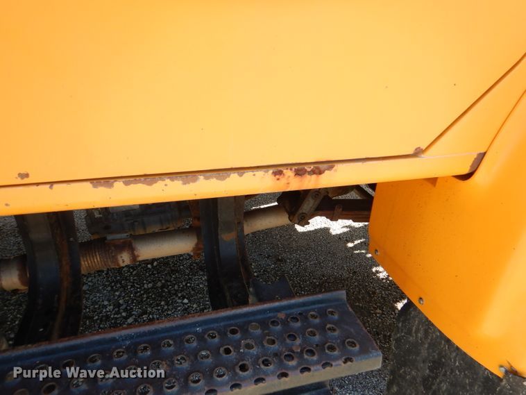 image for item DM1363 2002 International 4900 Crew Cab dump truck