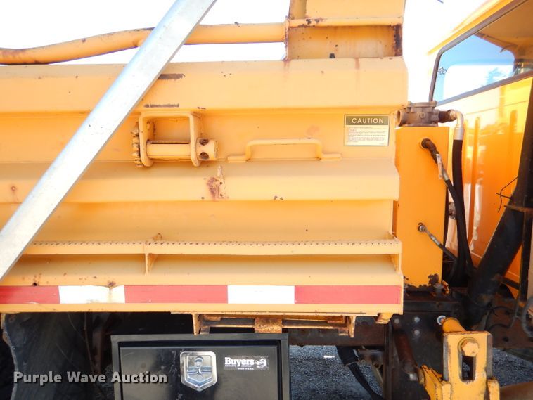 image for item DM1363 2002 International 4900 Crew Cab dump truck