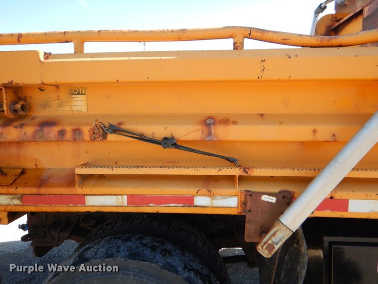 image for item DM1363 2002 International 4900 Crew Cab dump truck