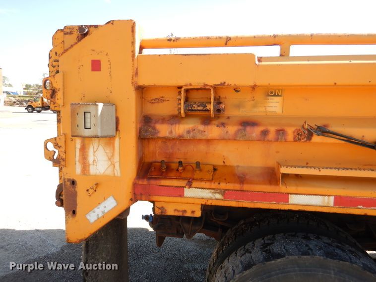 image for item DM1363 2002 International 4900 Crew Cab dump truck