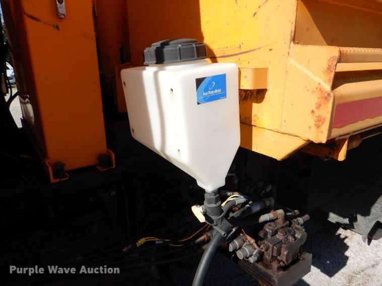 image for item DM1363 2002 International 4900 Crew Cab dump truck