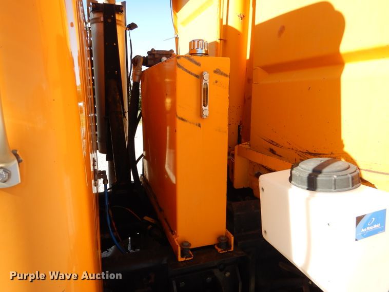 image for item DM1363 2002 International 4900 Crew Cab dump truck