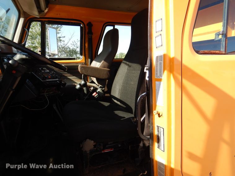 image for item DM1363 2002 International 4900 Crew Cab dump truck