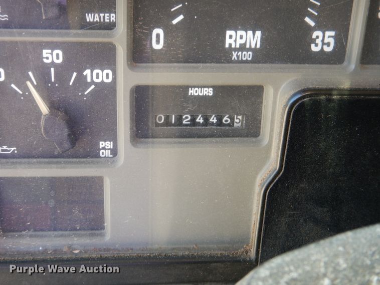 image for item DM1363 2002 International 4900 Crew Cab dump truck