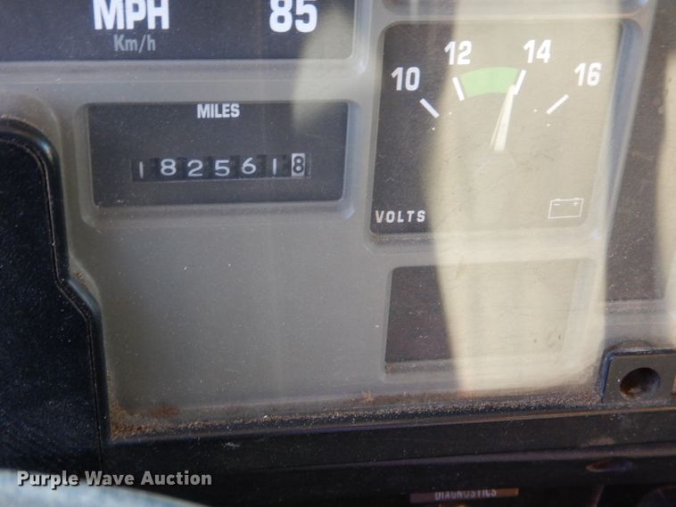 image for item DM1363 2002 International 4900 Crew Cab dump truck