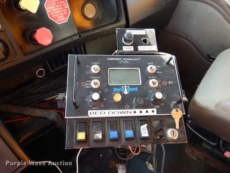 image for item DM1363 2002 International 4900 Crew Cab dump truck