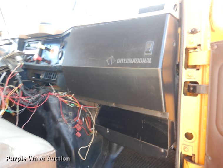 image for item DM1363 2002 International 4900 Crew Cab dump truck