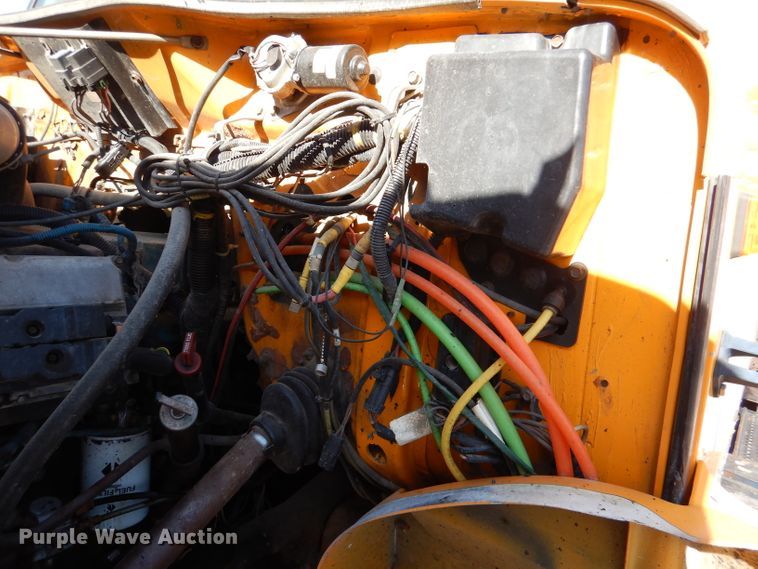 image for item DM1363 2002 International 4900 Crew Cab dump truck