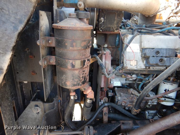 image for item DM1363 2002 International 4900 Crew Cab dump truck