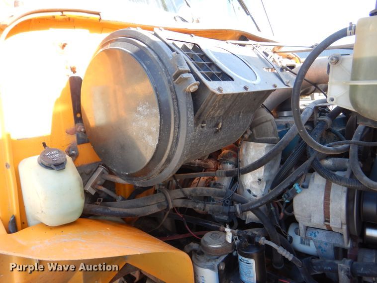 image for item DM1363 2002 International 4900 Crew Cab dump truck