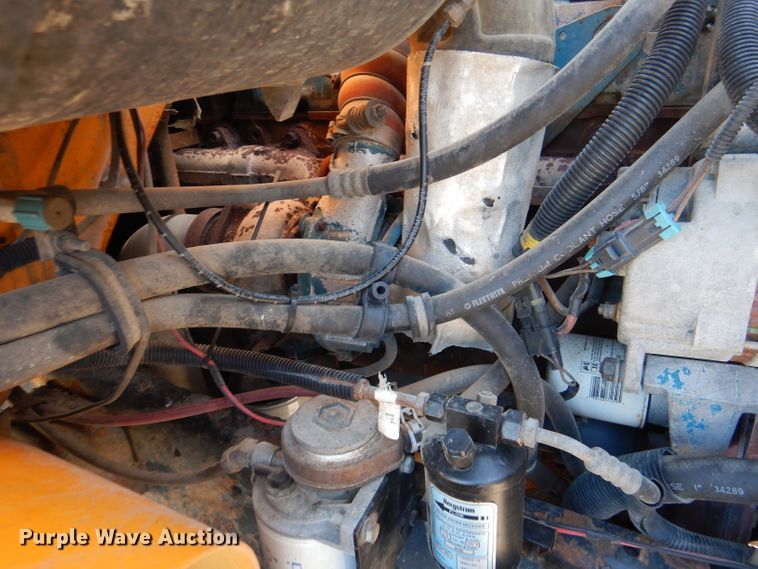 image for item DM1363 2002 International 4900 Crew Cab dump truck