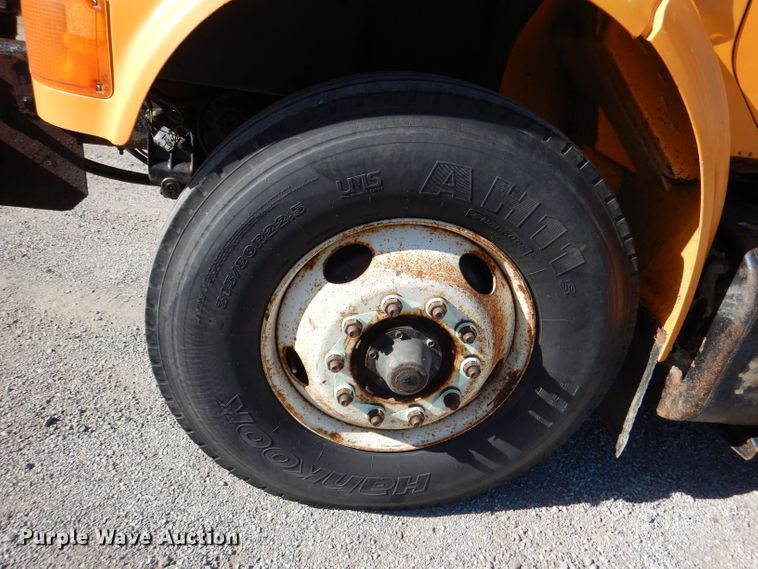 image for item DM1363 2002 International 4900 Crew Cab dump truck