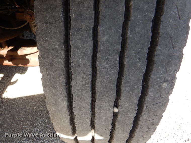 image for item DM1363 2002 International 4900 Crew Cab dump truck