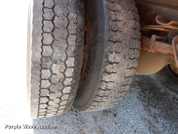 image for item DM1363 2002 International 4900 Crew Cab dump truck