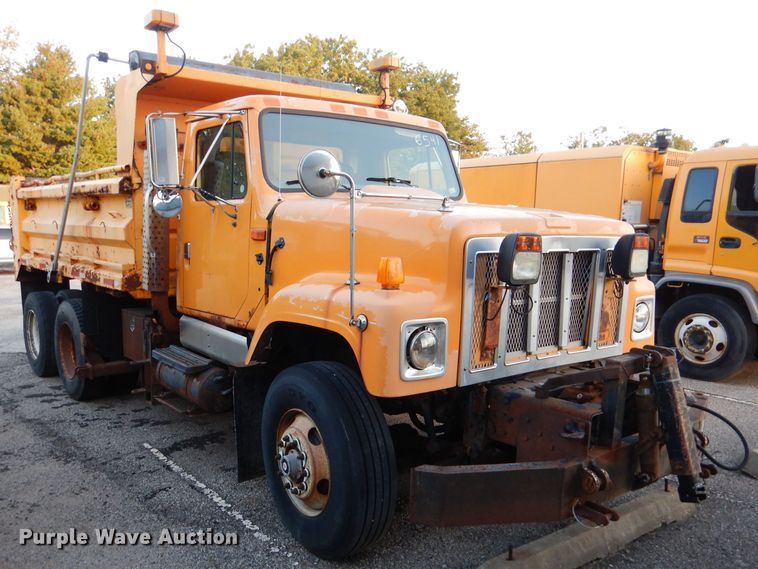 image for item DM1364 2002 International 2554  dump truck