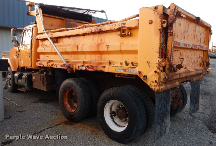 image for item DM1364 2002 International 2554  dump truck
